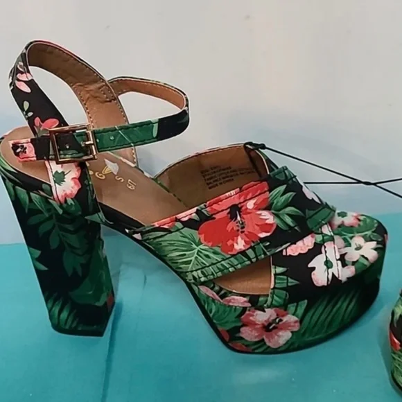 NWT Rue 21 Platform Sandals - Picture 5 of 10